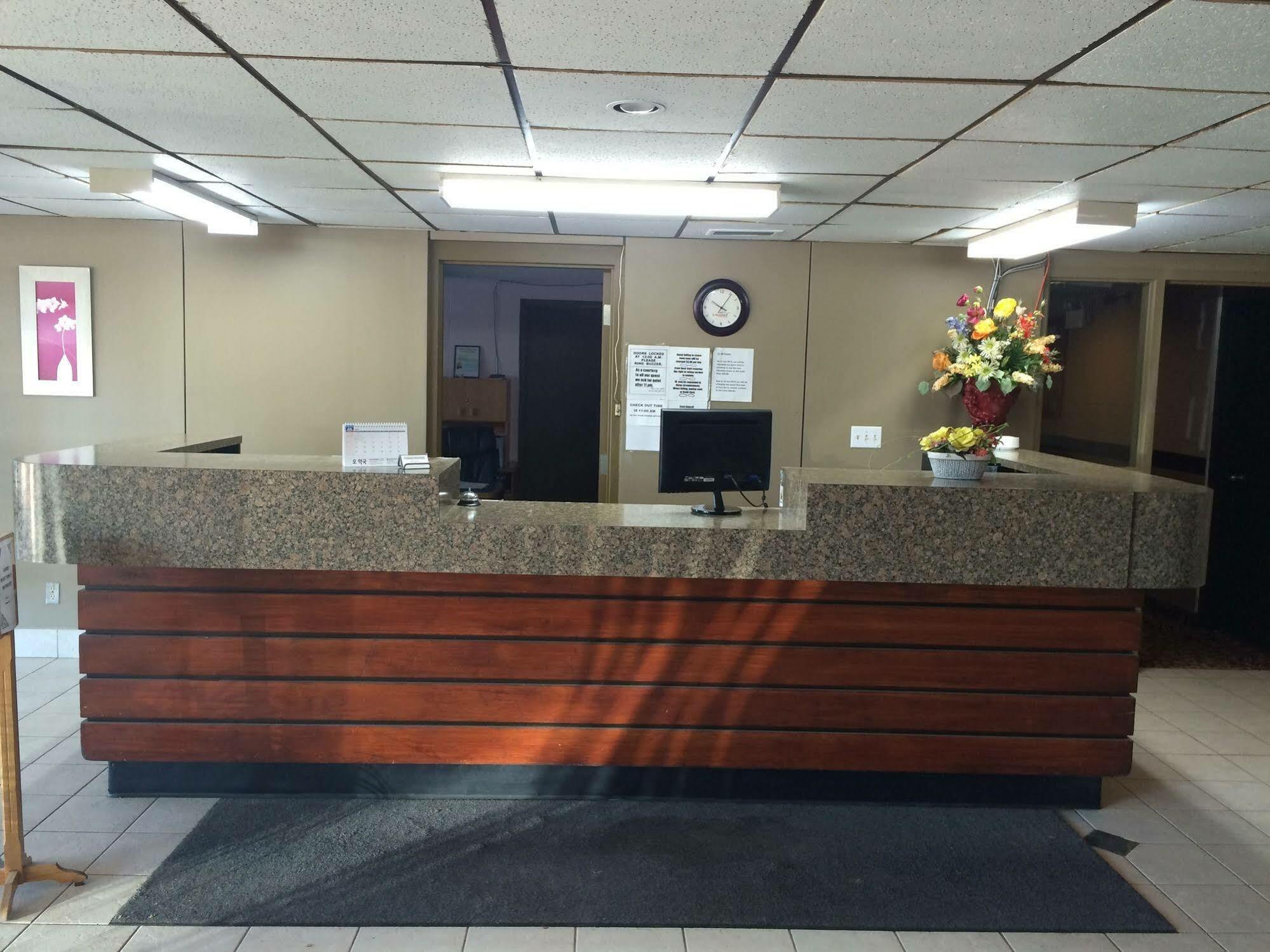 Midtown Motor Inn Bonnyville Eksteriør bilde