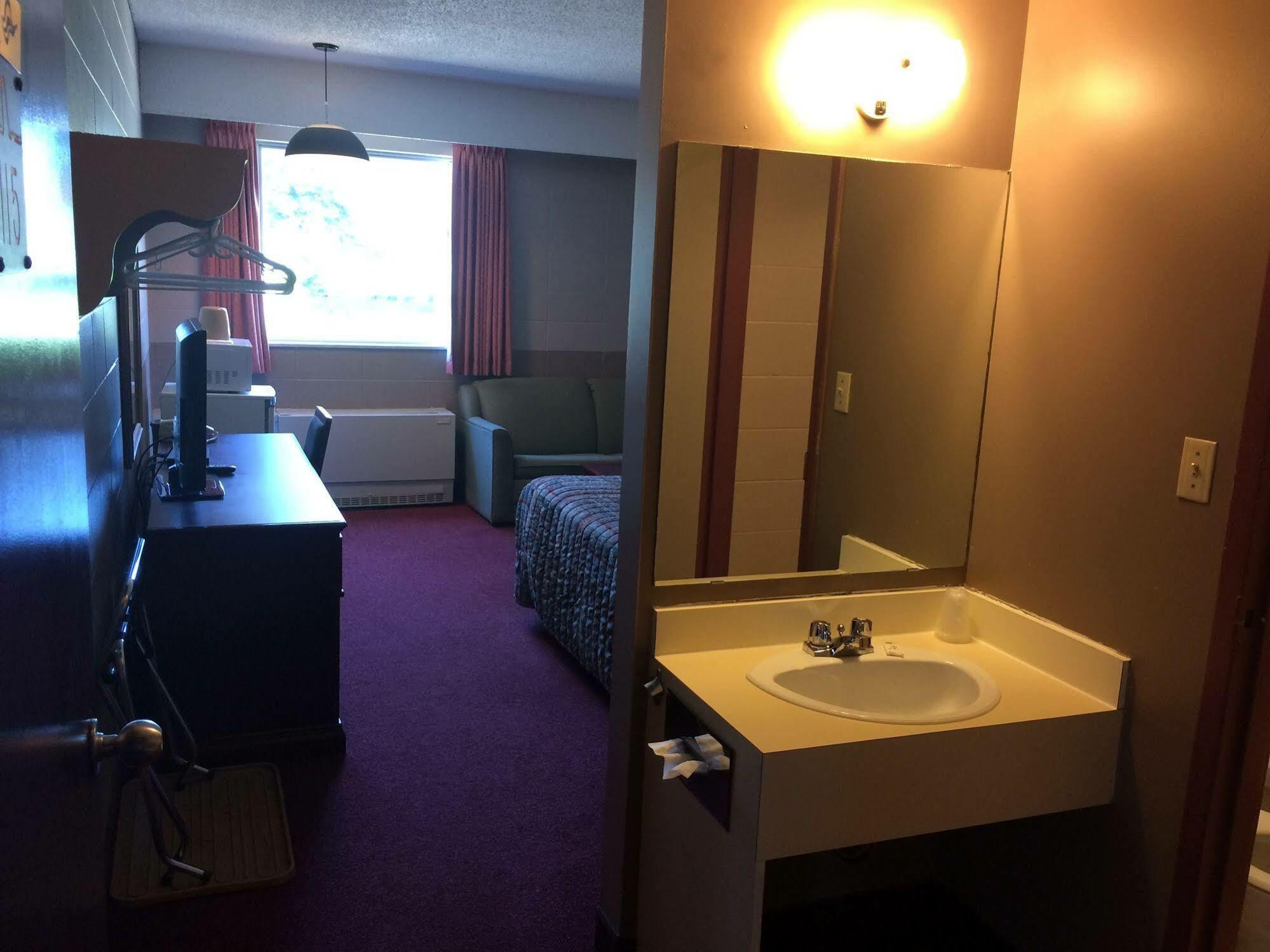 Midtown Motor Inn Bonnyville Eksteriør bilde