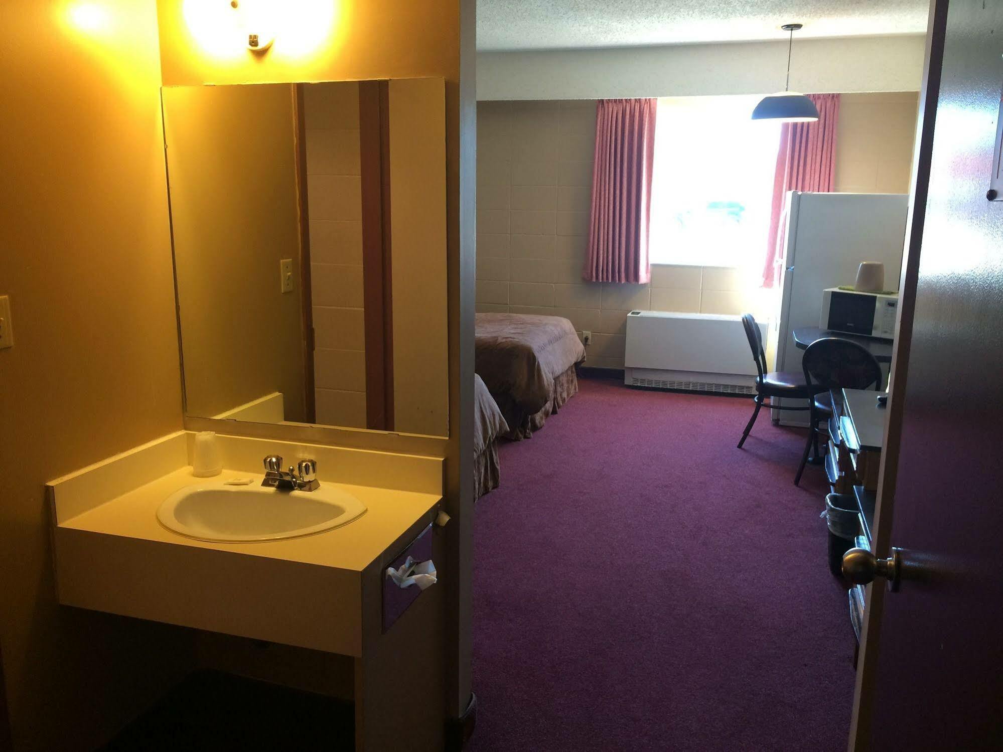 Midtown Motor Inn Bonnyville Eksteriør bilde